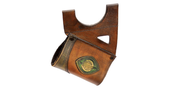 LeatherWorks Hanger Brown w/Green Leather Mount